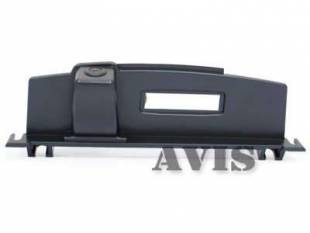 Штатная камера заднего вида AVIS AVS321CPR (#066) для NISSAN TIIDA HATCHBACK (интегрированная с ручкой багажника)